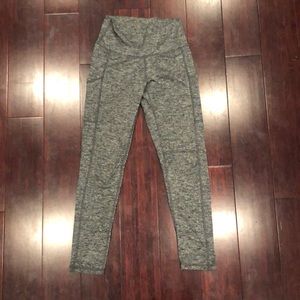 Aerie women’s M yoga pants